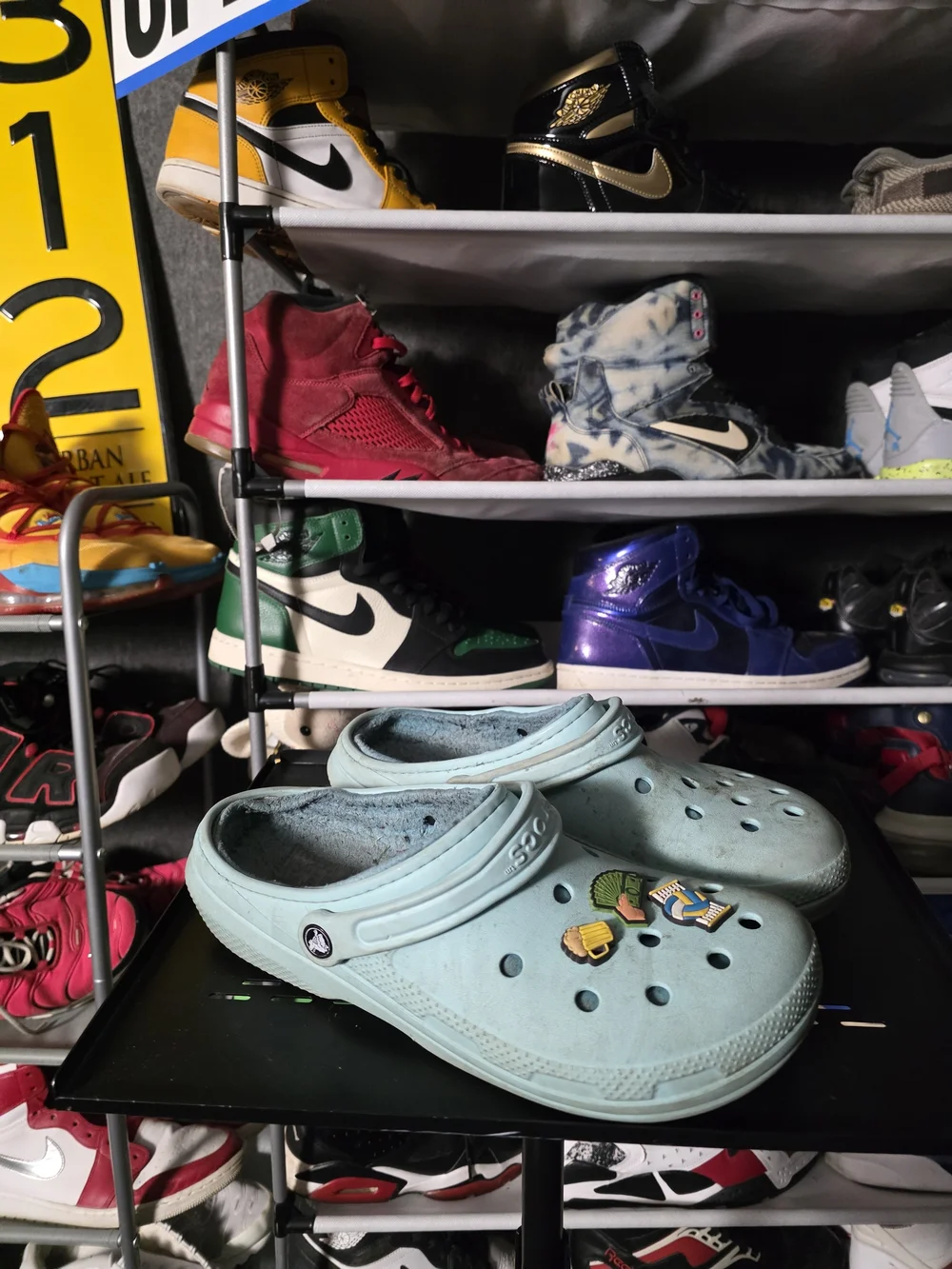 🔥 CROCS Men Size 12 Fur Lined Light Blue Slip-On Clogs with Jibbitz Charms